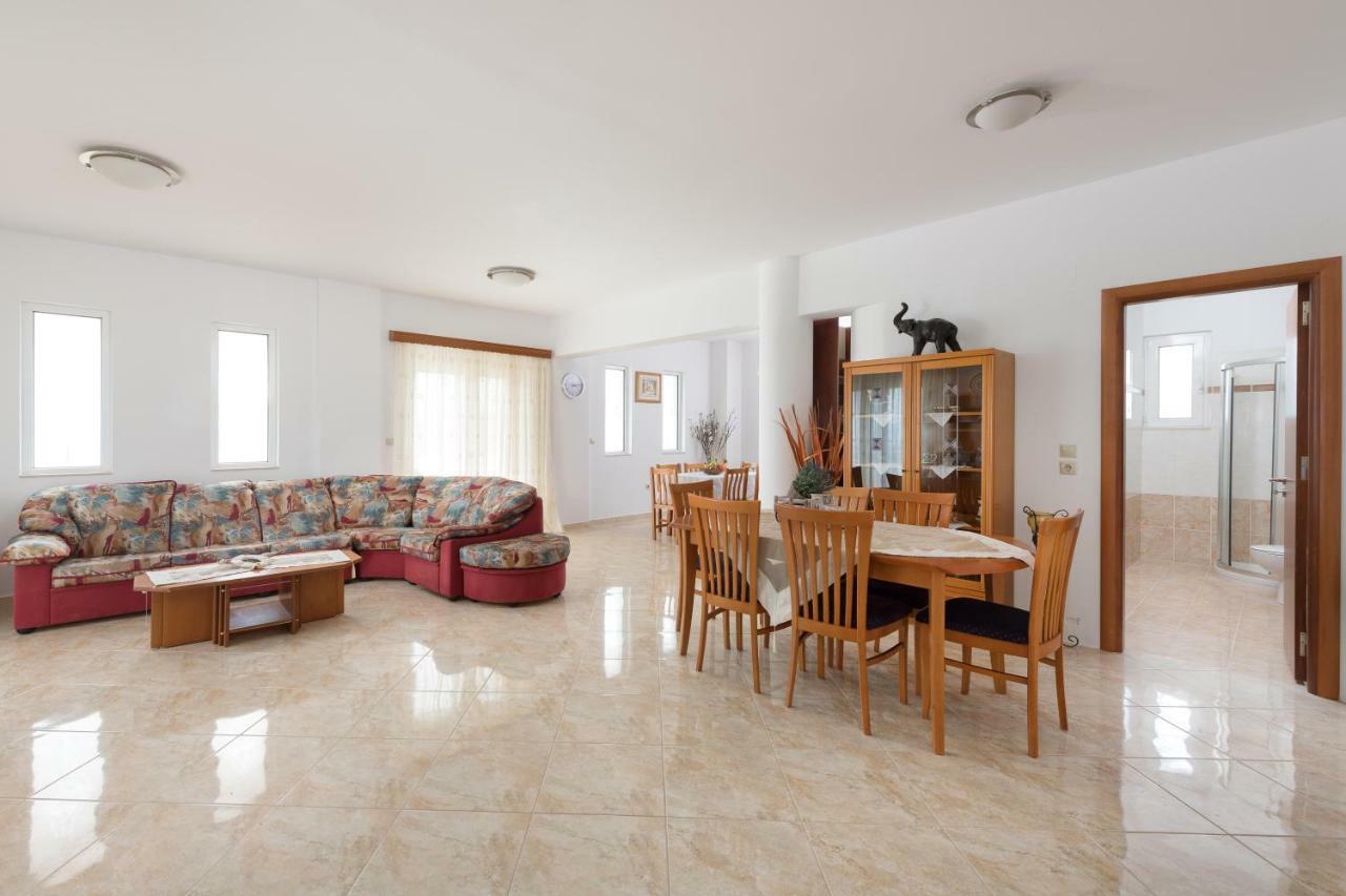 Sea Spirit Apartment อาฟานโท ภายนอก รูปภาพ
